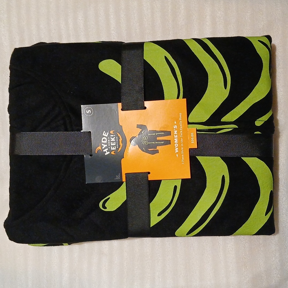 Hyde & Eek! Women's Skeleton Set